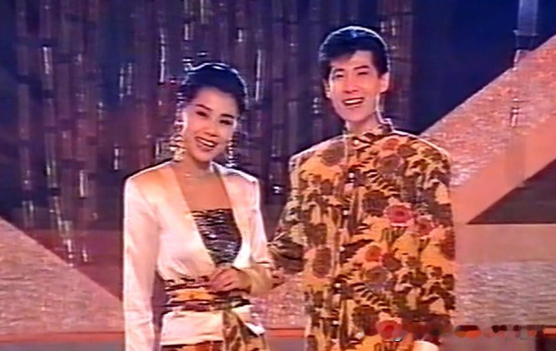 190年代爆红的思浓思雨，隐退背后，离不开盲人歌唱家母亲的远见


说起90年代