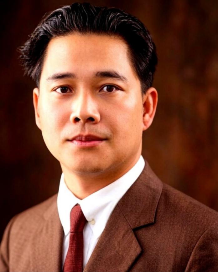 汪精卫老婆陈璧君，往他坟里灌了5吨碎钢铁，浇筑成一个铁疙瘩，以为能护他周全。结果