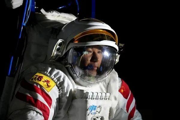 青年者，人生之王！