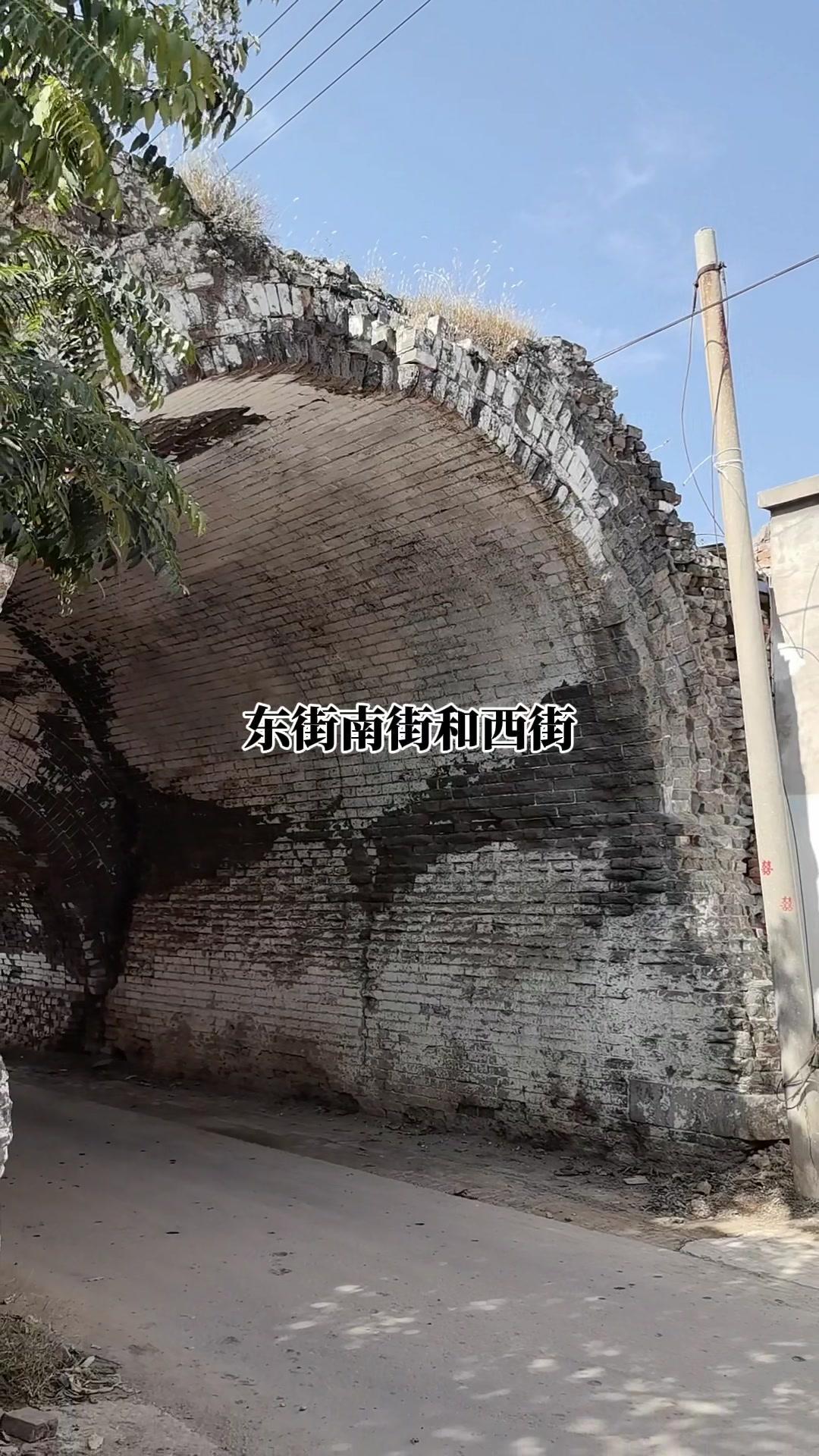 🕰️时间：明朝天启二年，滹沱河一场大水淹了旧城，府衙张凤翔选定新址建设新城。