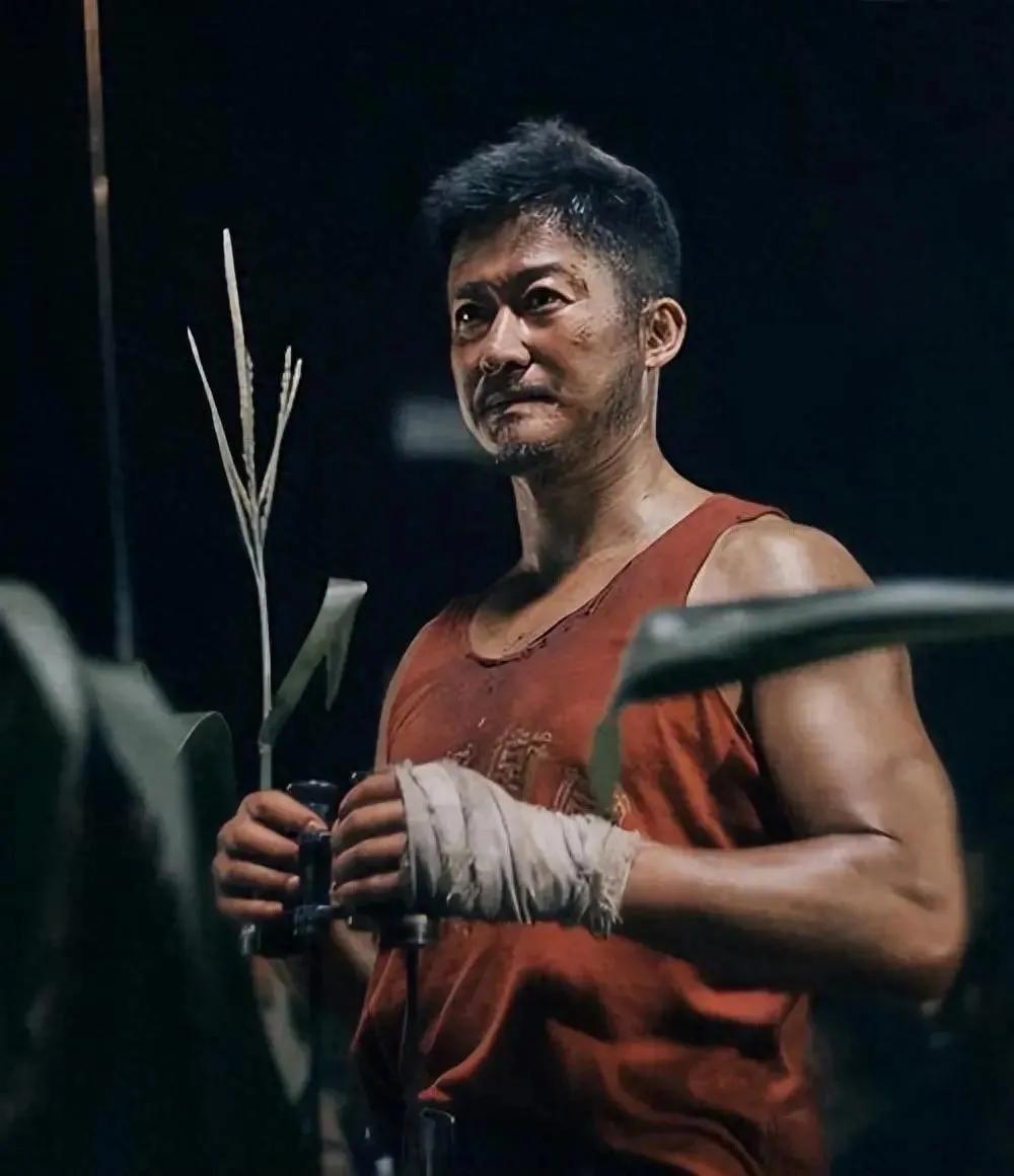 吴京透露想做一部武侠电影，瞬间点燃影迷期待。他本就是武打领域的佼佼者，从《太极宗