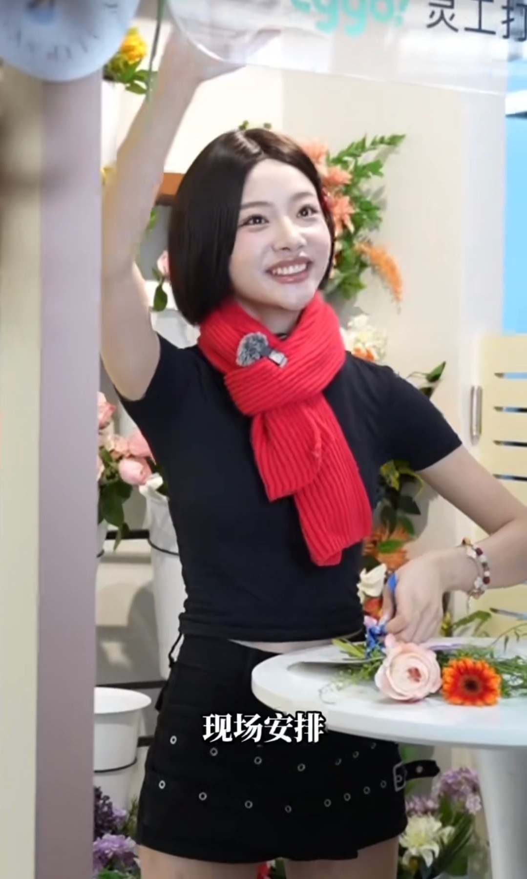 救命豆包开始抢工作了来到上海也难逃打工命运，在城市里开启忙碌打工日常。搞笑的反差
