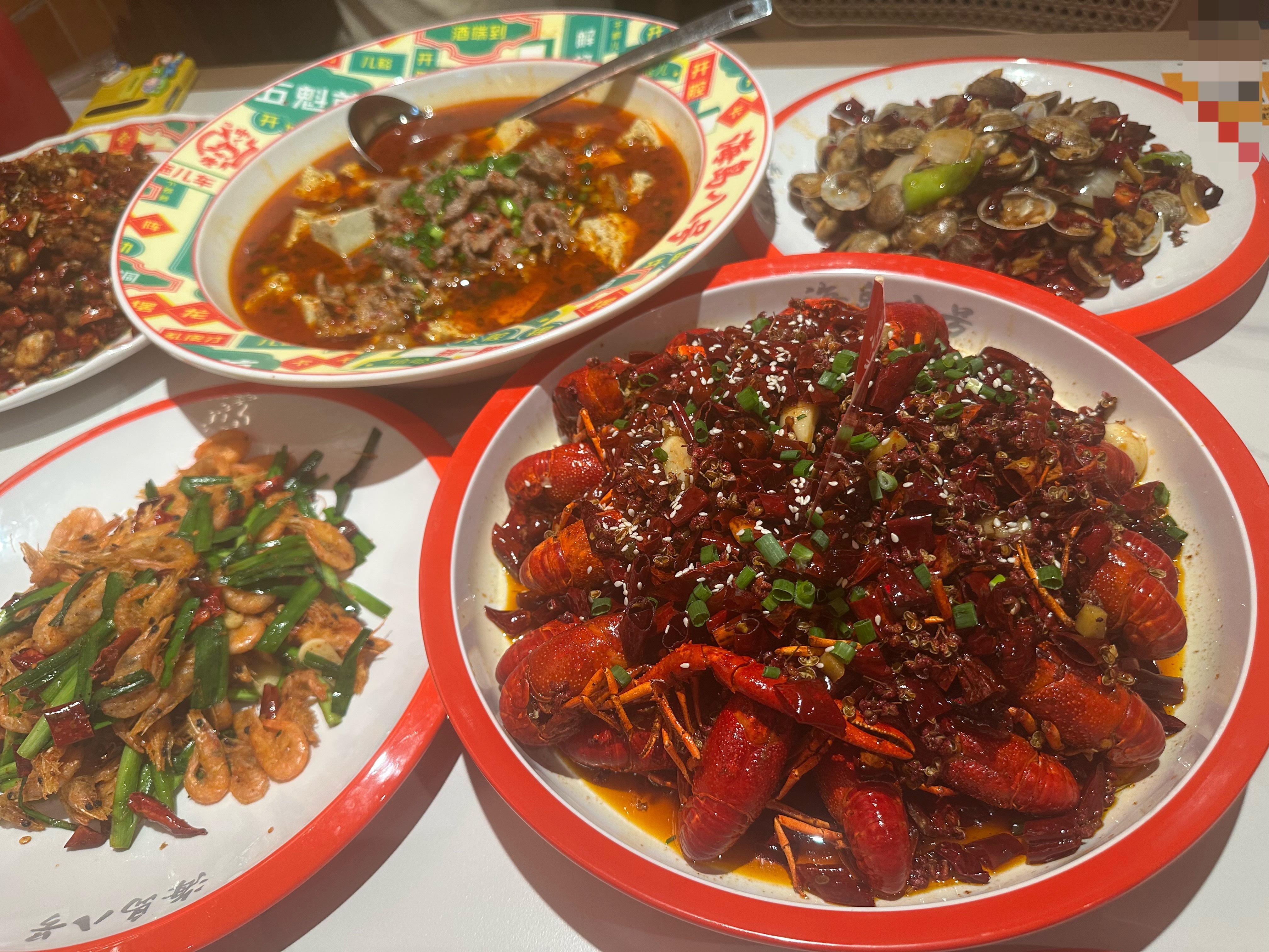 周末，好友，小龙虾 