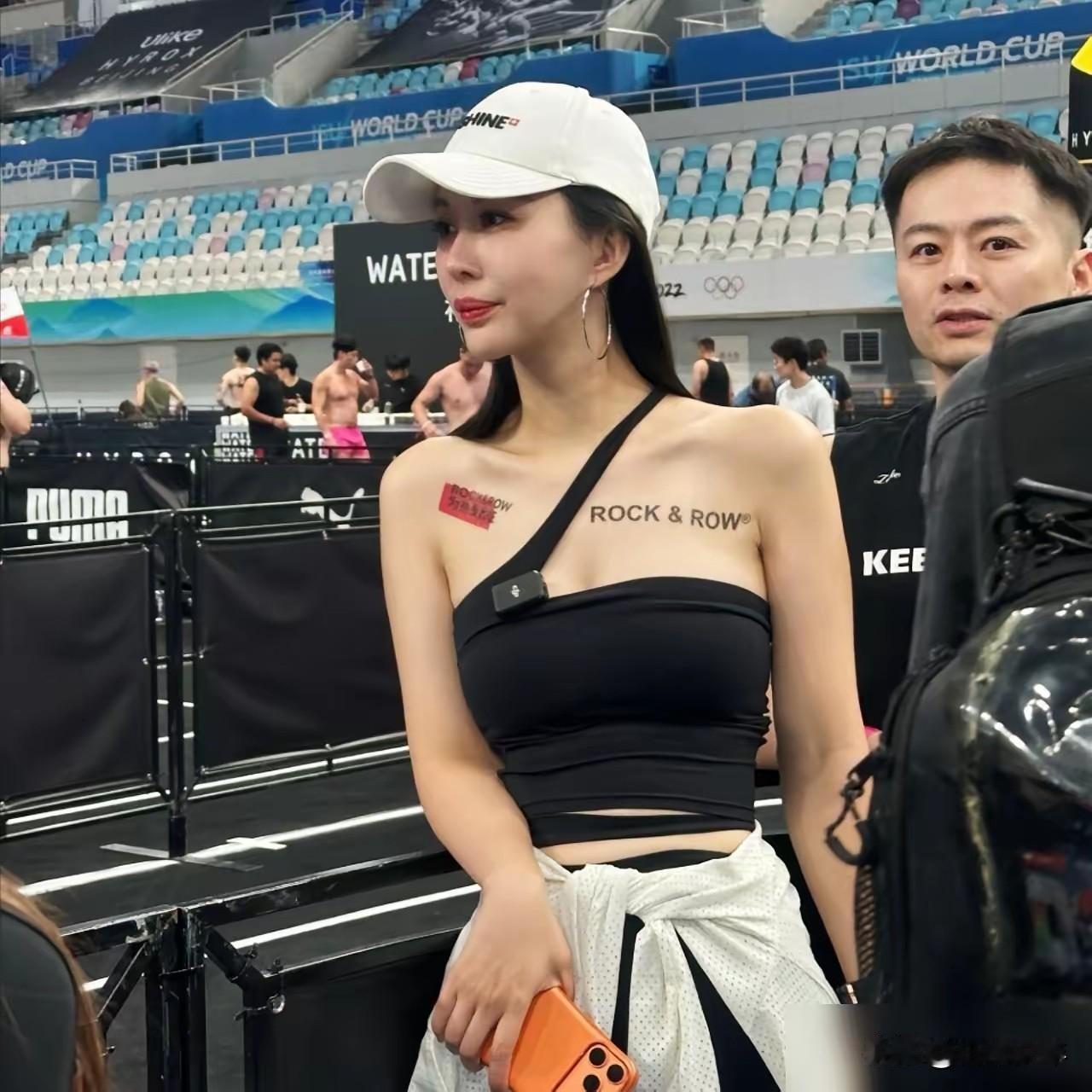 说真的，你有什么资格嘲笑王石？
 
毋庸置疑，王石是一位非常成功的企业家，同时也