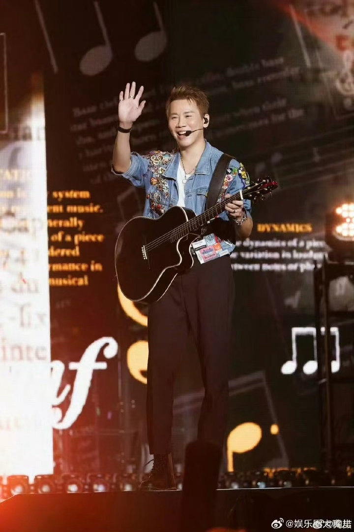 陶喆脱口秀式吃美食 两年前来武汉没吃到过早，这次陶喆一定要补上。结果从早吃到晚，