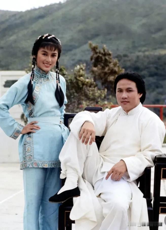 早期港剧霍元甲是多少人的童年记忆呢？那时候经典港剧还是很多的，每次一放《万里长城