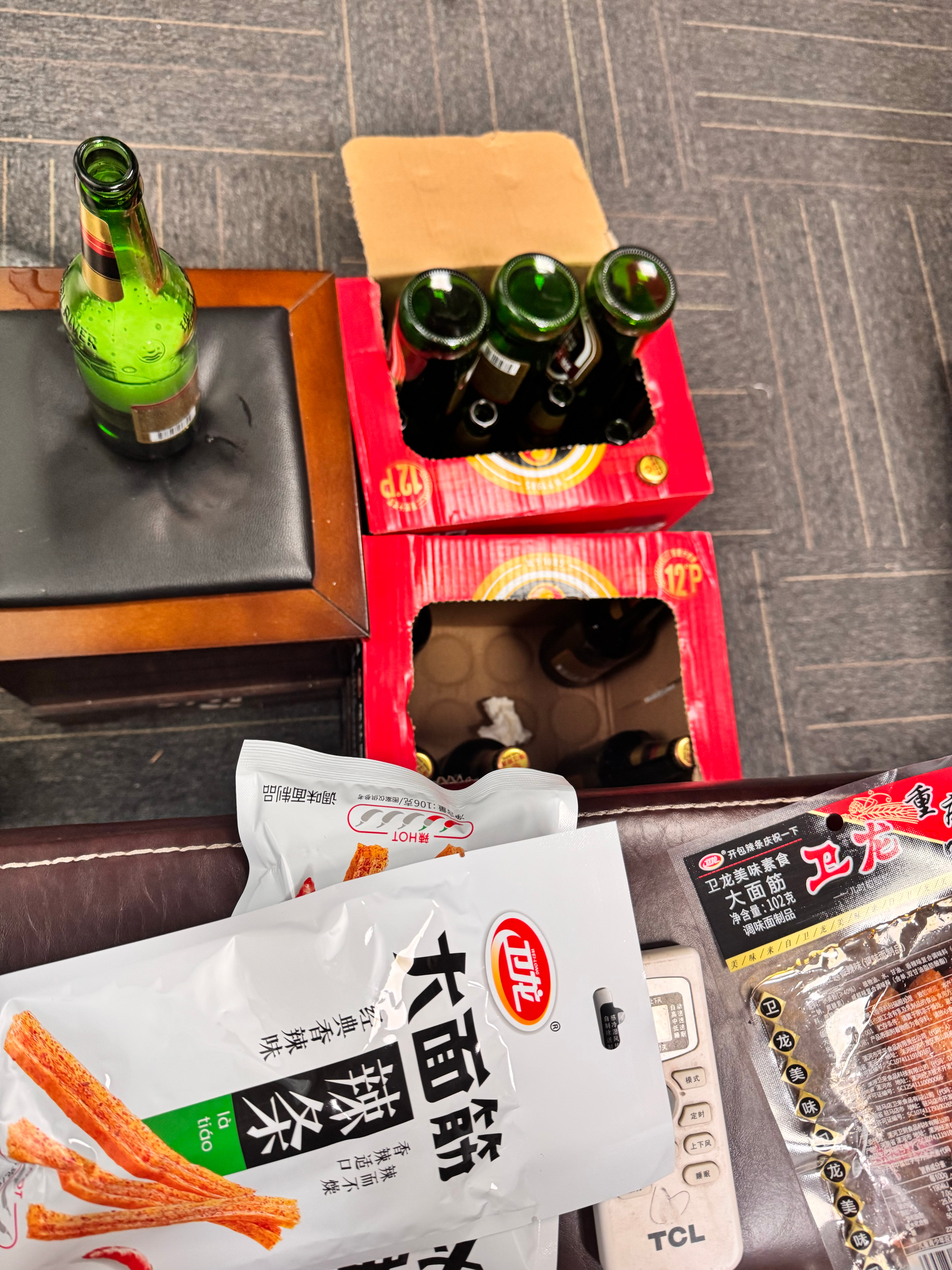 不知不觉中踩箱喝完了，没有对手。 