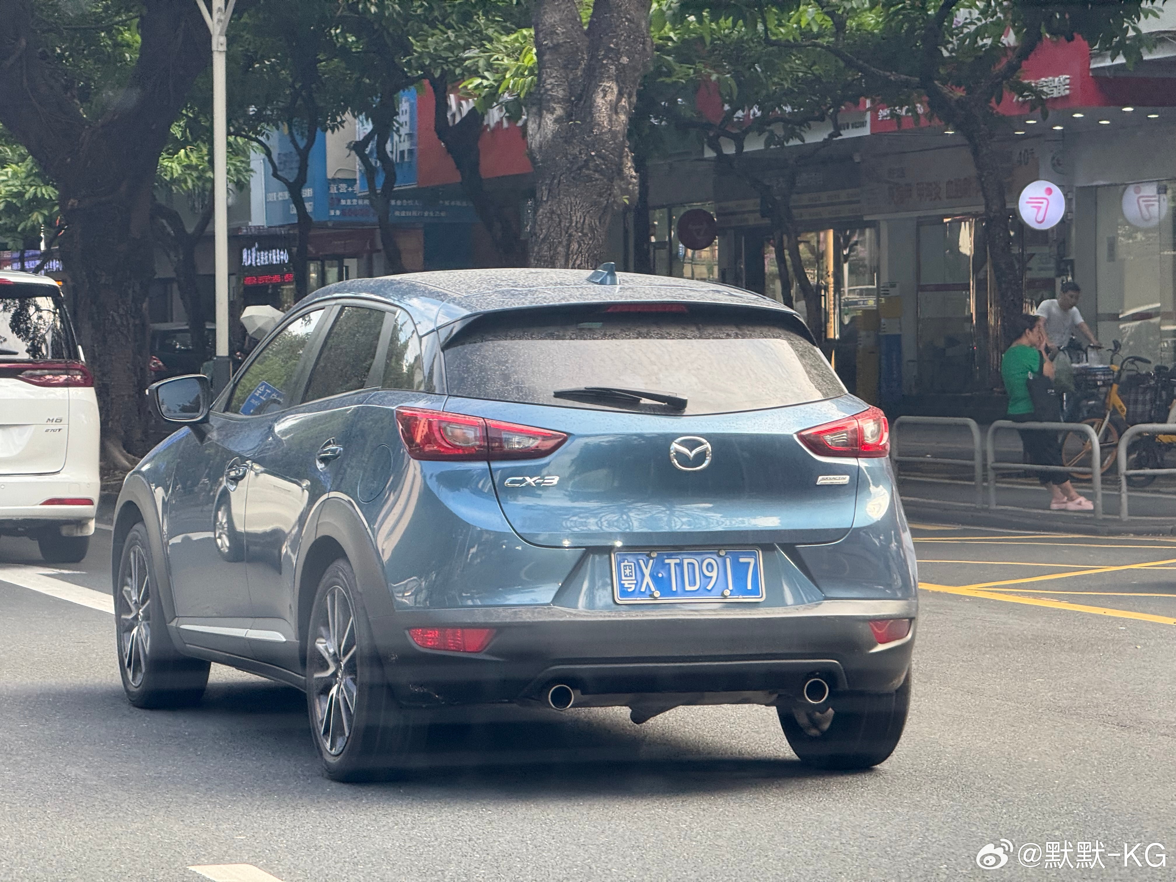 当年马自达为了更好的引入MX-5，搭了几百台马自达CX-3进来，这车的定位就一个