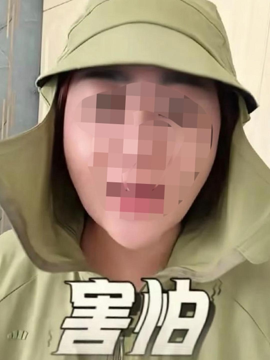 网购来的防晒服防晒给力、穿着舒服，可女子却攥着它犯了难——不是质量差，也不是不合