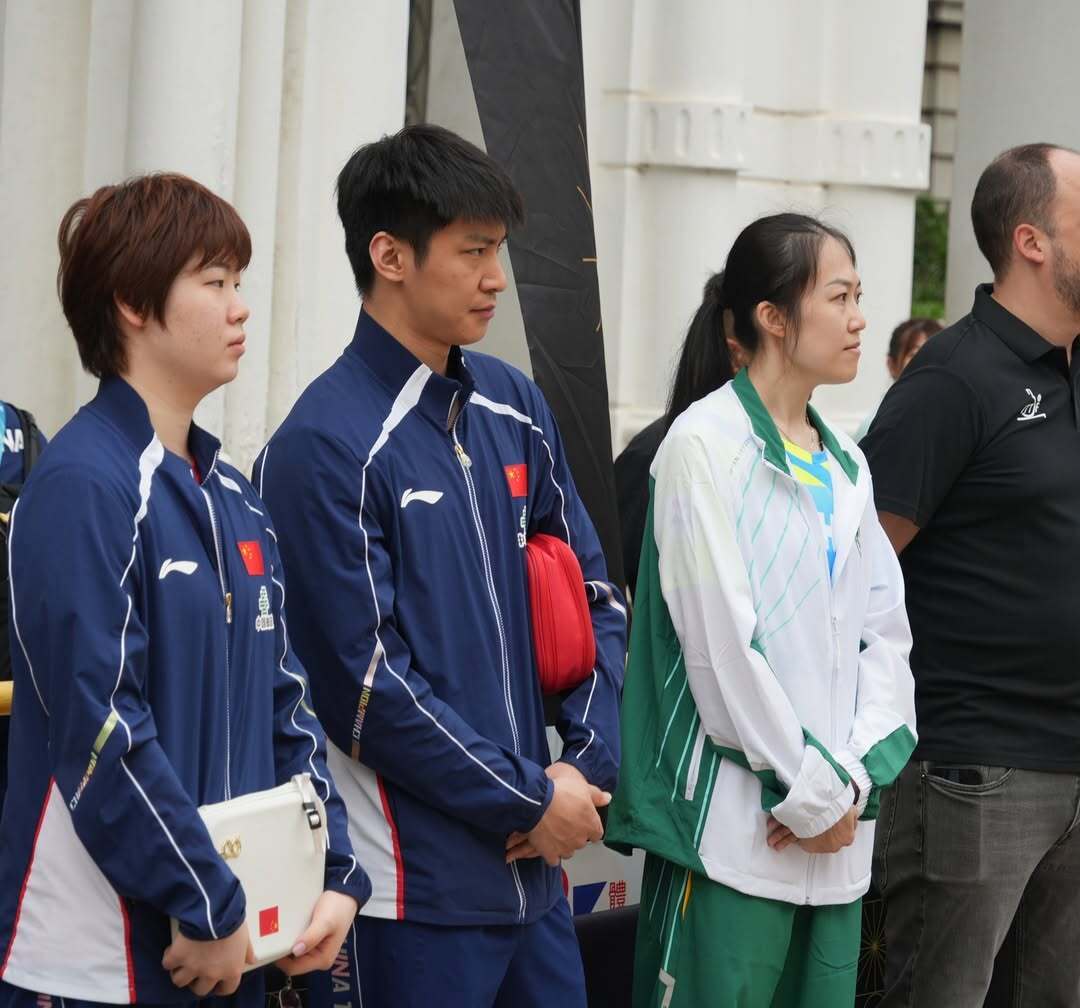 王励勤蒯曼参加国际乒联线下活动百年乒乓风华正茂，王励勤、蒯曼、薛飞亮相国际乒联线