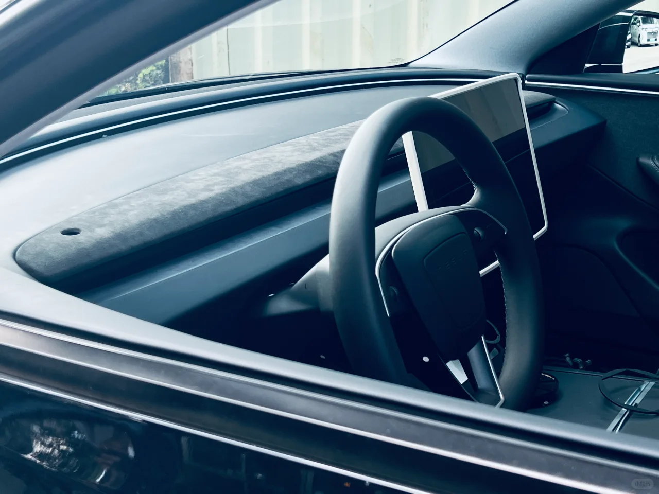 你们的焕新3是科技布还是Alcantara？