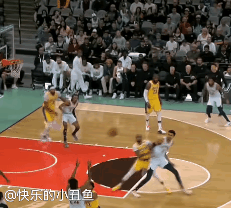 【拉塞尔在湖人的日子不多了】詹皇还叫了拉塞尔一声，人家没理他[捂脸]～～～作为一