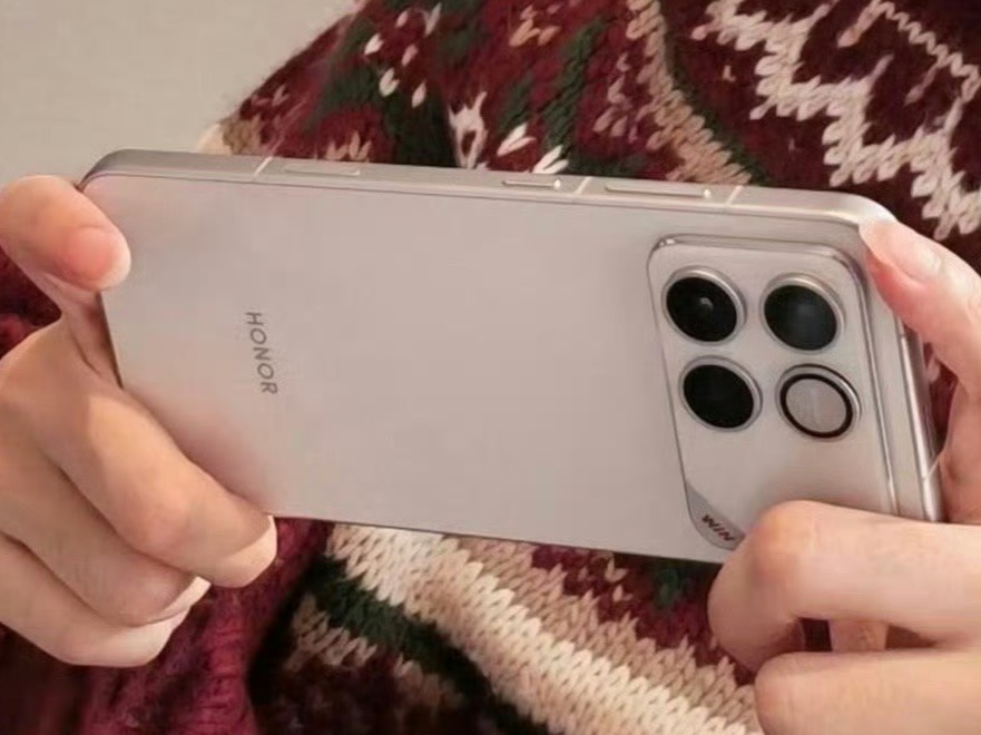 荣耀全新 WIN 系列，上代 GT 系列的定位。外观看起来比较眼熟......评