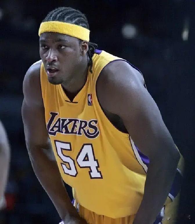 詹姆斯遭嫉妒啊

前NBA球员夸梅-布朗在一档节目中称詹姆斯是一台营销机器，会摧