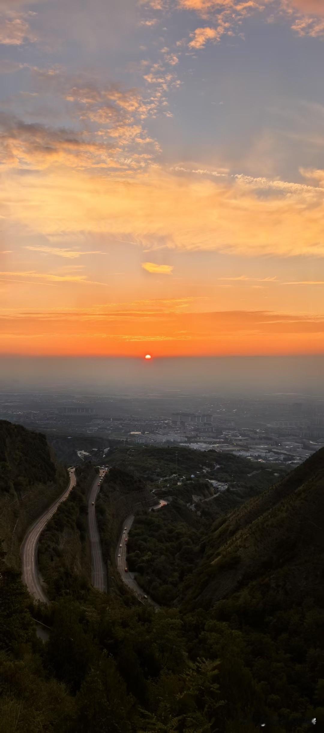 晚上看魏书生老师视频，真的太喜欢了：
一格物、二致知、三诚意、四正心
五修身、六