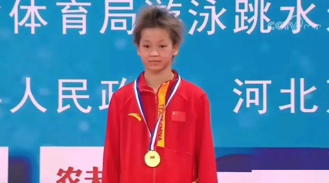 全红婵家的远房亲戚，向全红婵借35万元钱，被全妈无奈拒绝。
俗话说，穷在闹市无人