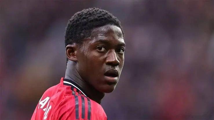 科比·梅努準備在一月份從曼聯租借離隊，因為他對自己在主教練魯本·阿莫林手下極其有