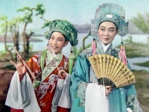 今天，又重看了越剧电影《梁山伯与祝英台》，深深为袁雪芬大师和范瑞娟大师的精湛演技