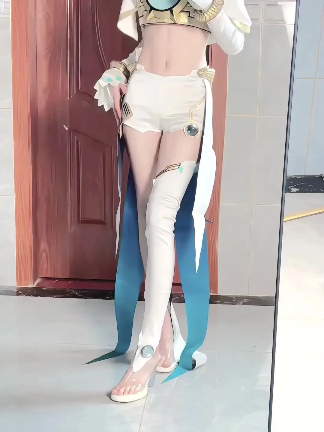 当年魔神战争就穿这么点儿去打架嘛 温迪