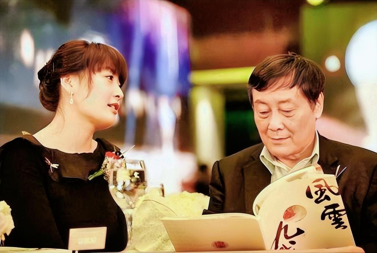 宗庆后曾顶着无数光环，“全国劳动模范”“五一奖章”等荣誉加身，是大众眼中的爱国企