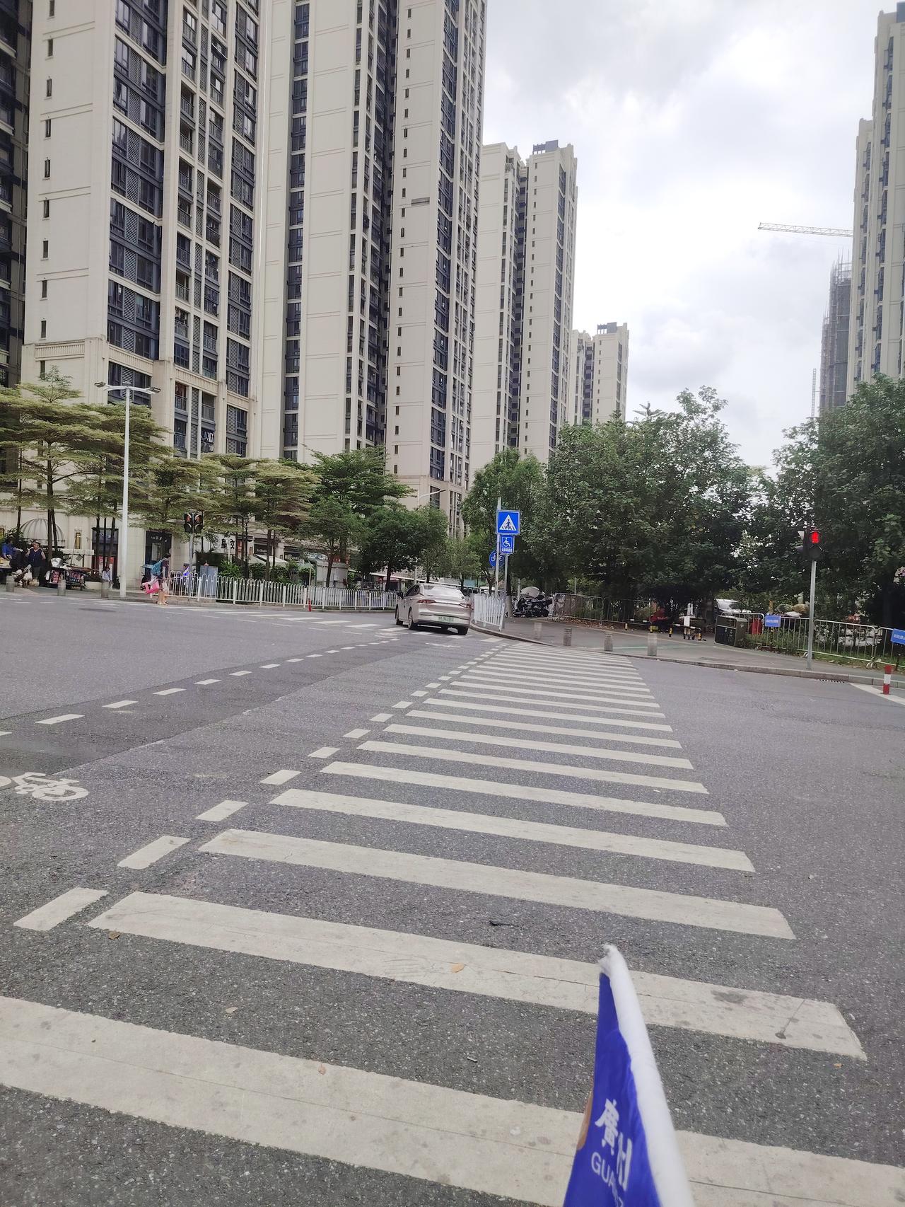 科目三只练三四天，够吗？
这个问题，我问过身边好多人，答案五花八门。

有人说够