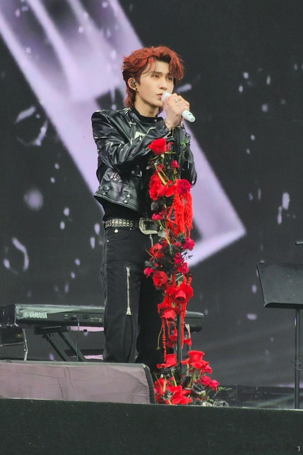 看完音乐节确诊CLIC快门型人格 ATMer的钱全送给音乐节了举着手机的手酸到发