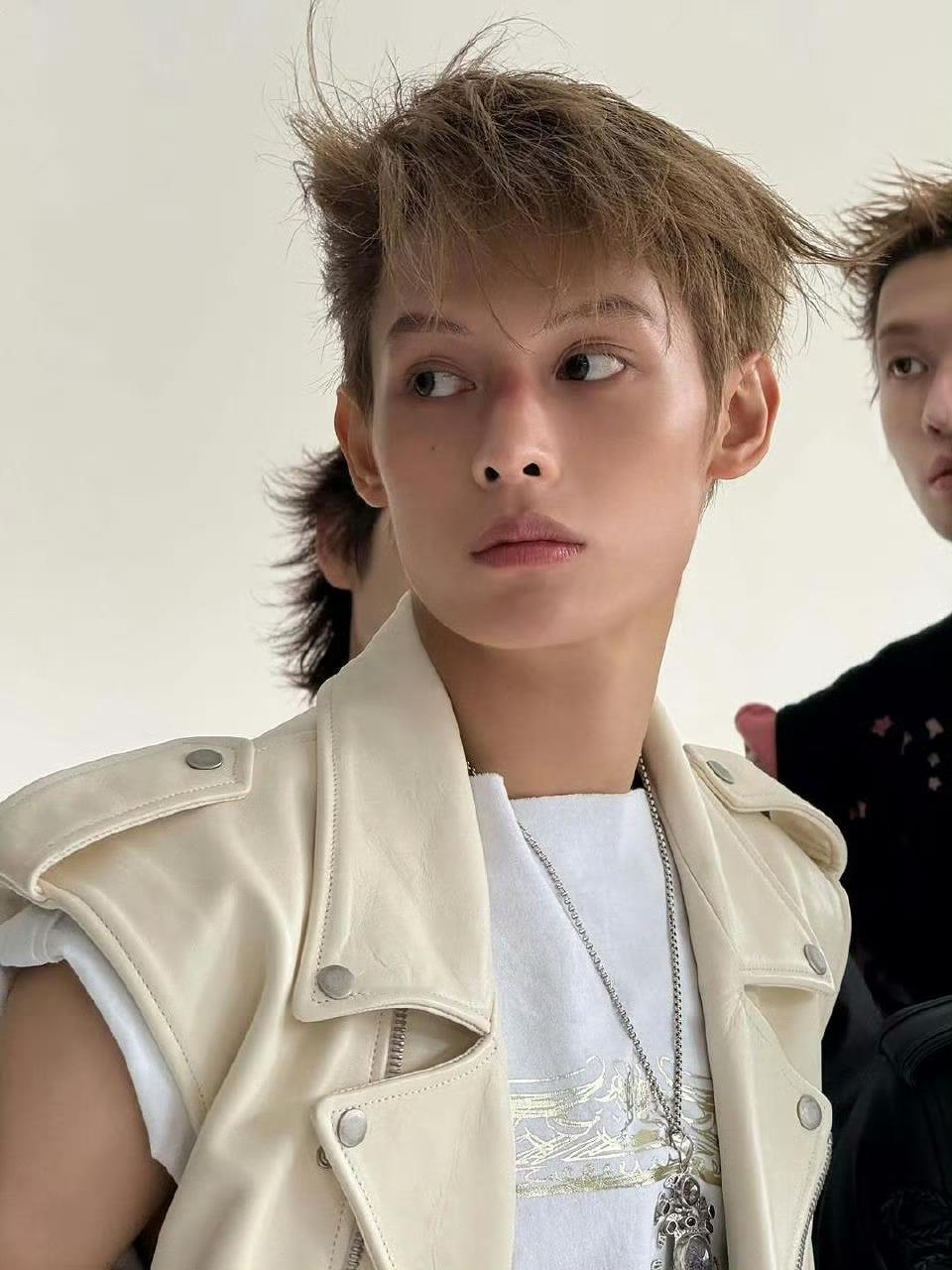 Cortis赵雨凡达成ig非官方百万赞六代唯一，饭制洋抖450w六代唯一，黑x两