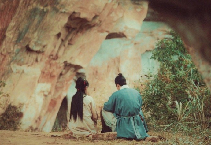 杨紫家业 杨紫李祯 “海的对岸是海  书的结局是爱  我的心里是你”。 杨紫🔸