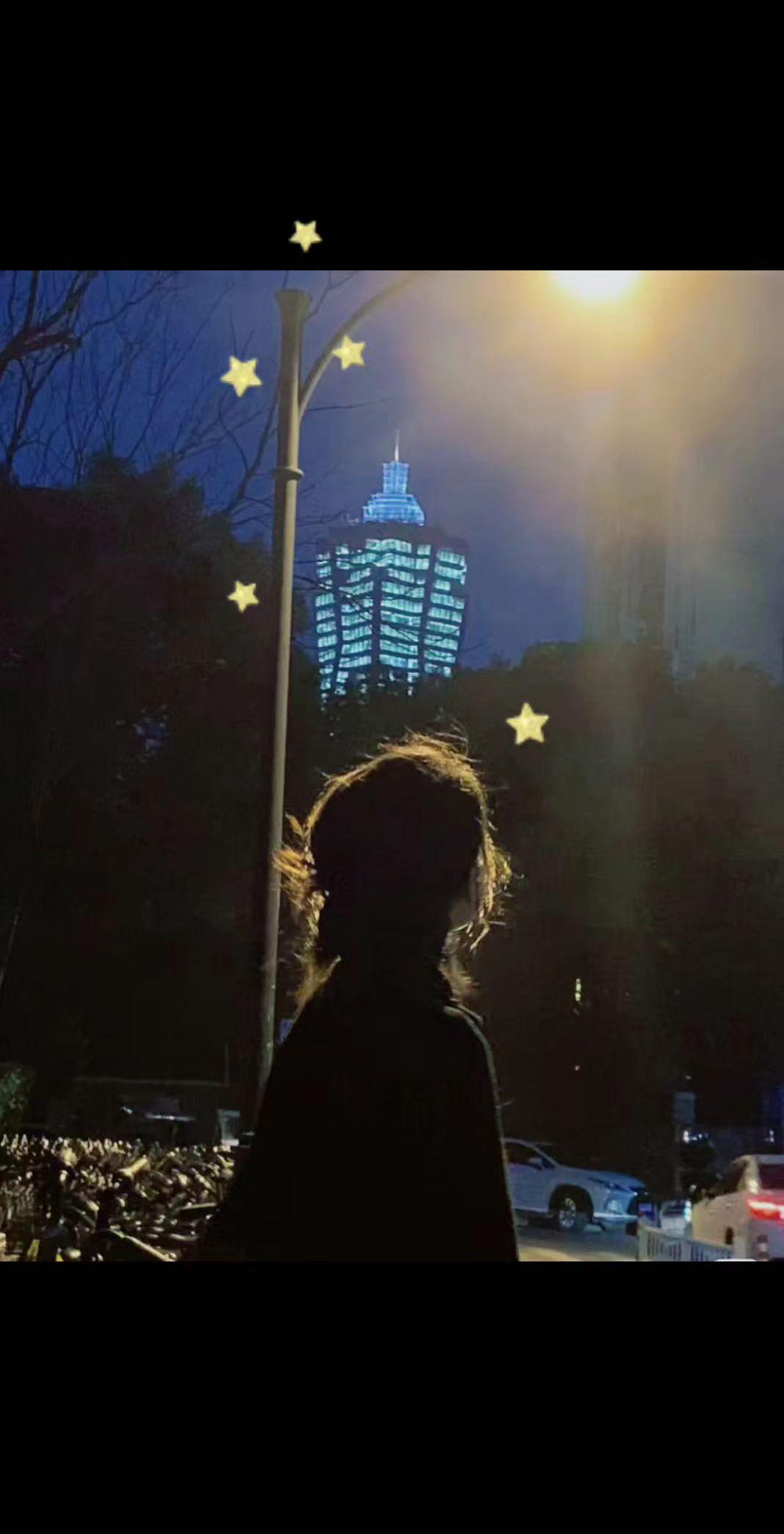 如果我的爱成为你的负担，我会勇敢的走出离别的那一步…
