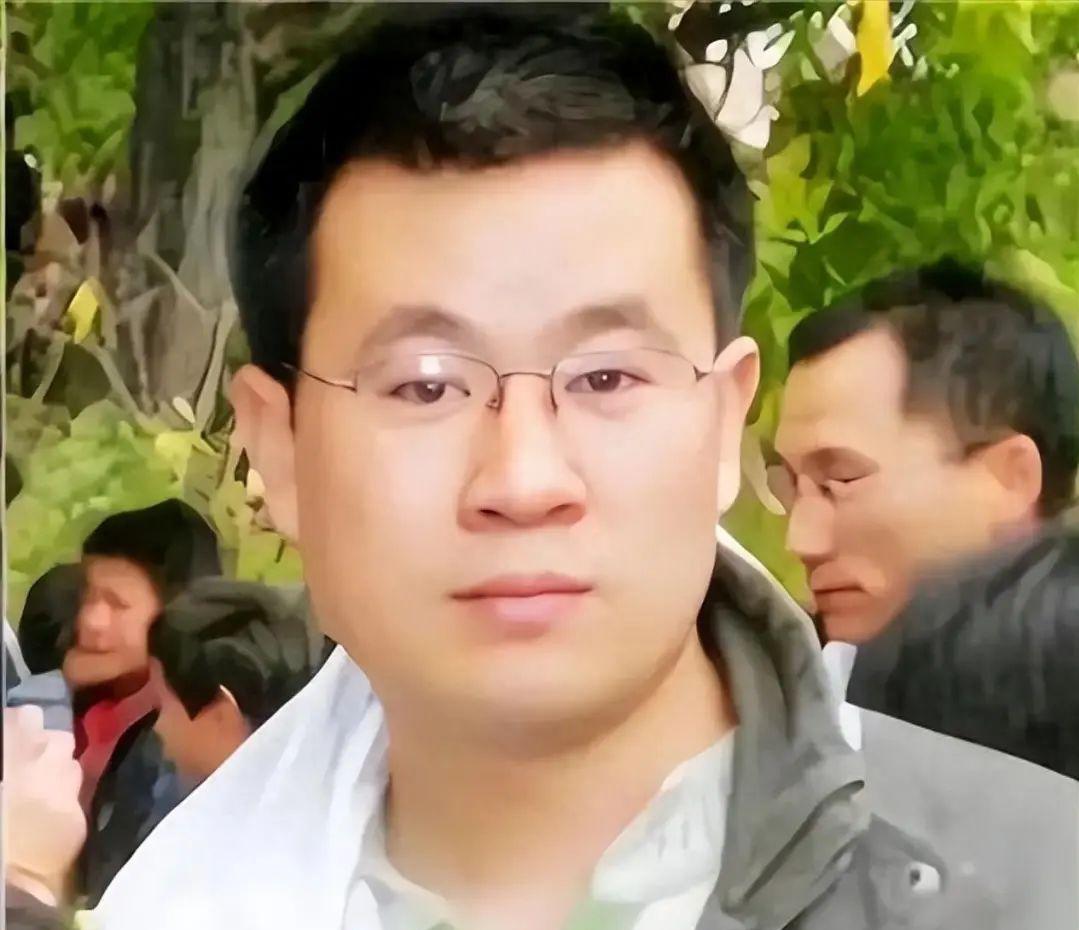 当年，那位不惜冒死揭露“三鹿奶粉”事件的上海记者，在真相水落石出四年后突然辞职，