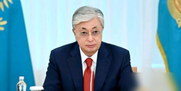 托卡耶夫这一番讲话，高市早苗估计脸上都挂不住了！托卡耶夫黑不提，白不提，偏偏在日