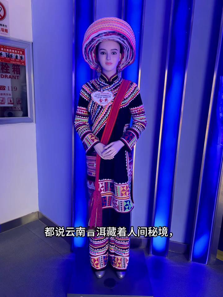 拉祜族村寨老达堡。
都说云南普洱藏着人间秘境，而在澜沧拉祜族自治县就藏着一个神仙