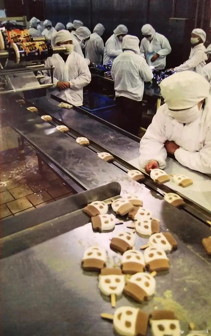 益民食品厂生产娃娃雪糕的生产线 ​​​