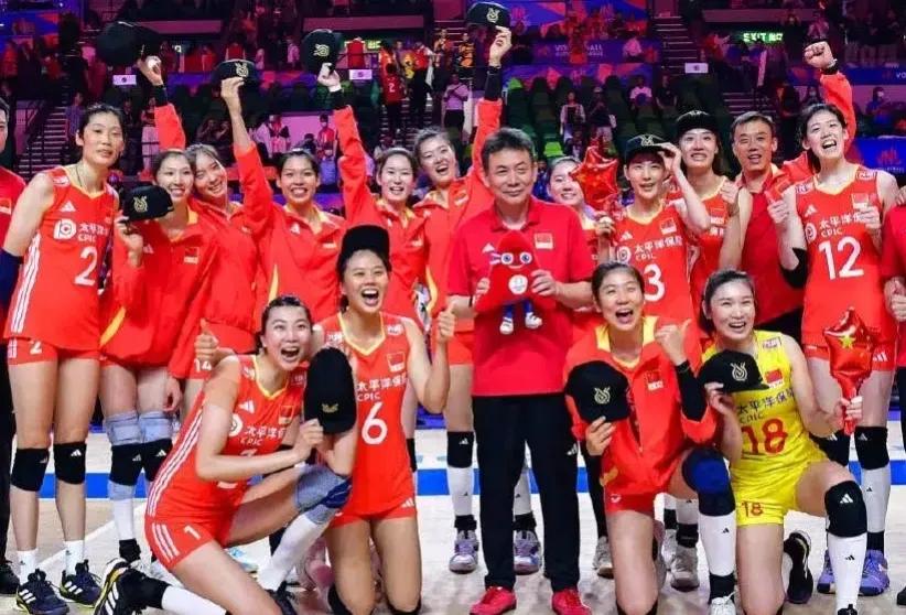 中国女排3-0波兰女排，我居然产生了5意想不到：
1.朱婷和张常宁居然不是首发。