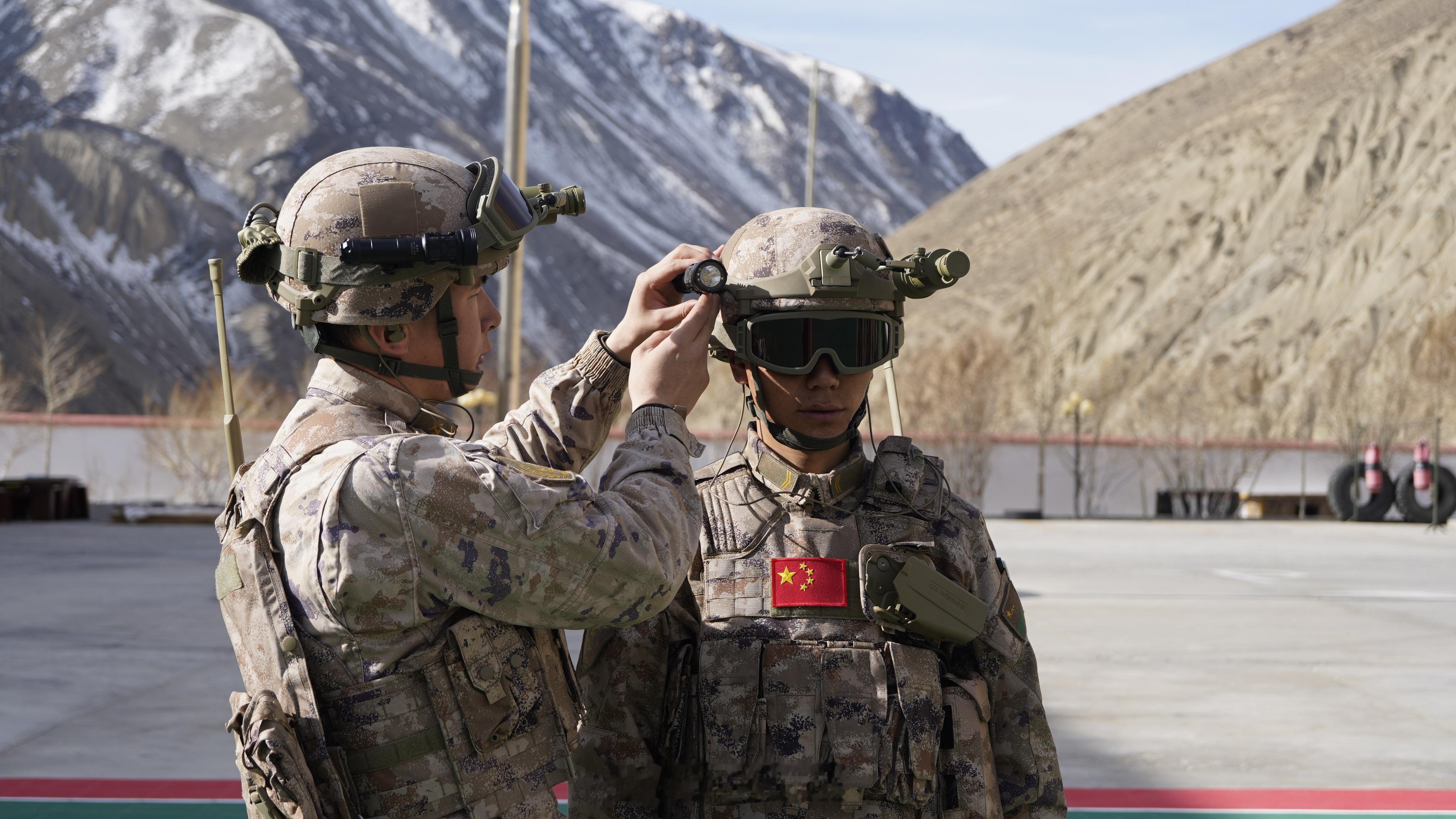 边防连可还行，有系统目镜。这不是第一次曝光边防单位的系统目镜。照这么看，西陆那边