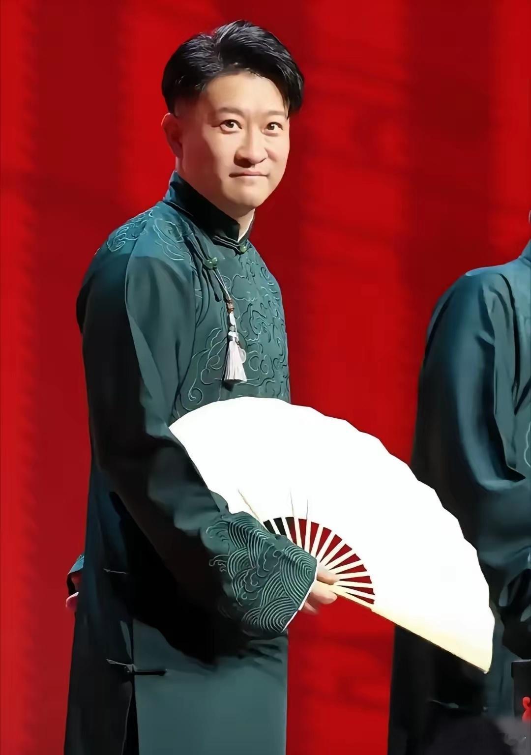 曹云金，为什么这些年口碑反转？1、当年的事其实就是个员工劳务纠纷，不能说赚钱的时