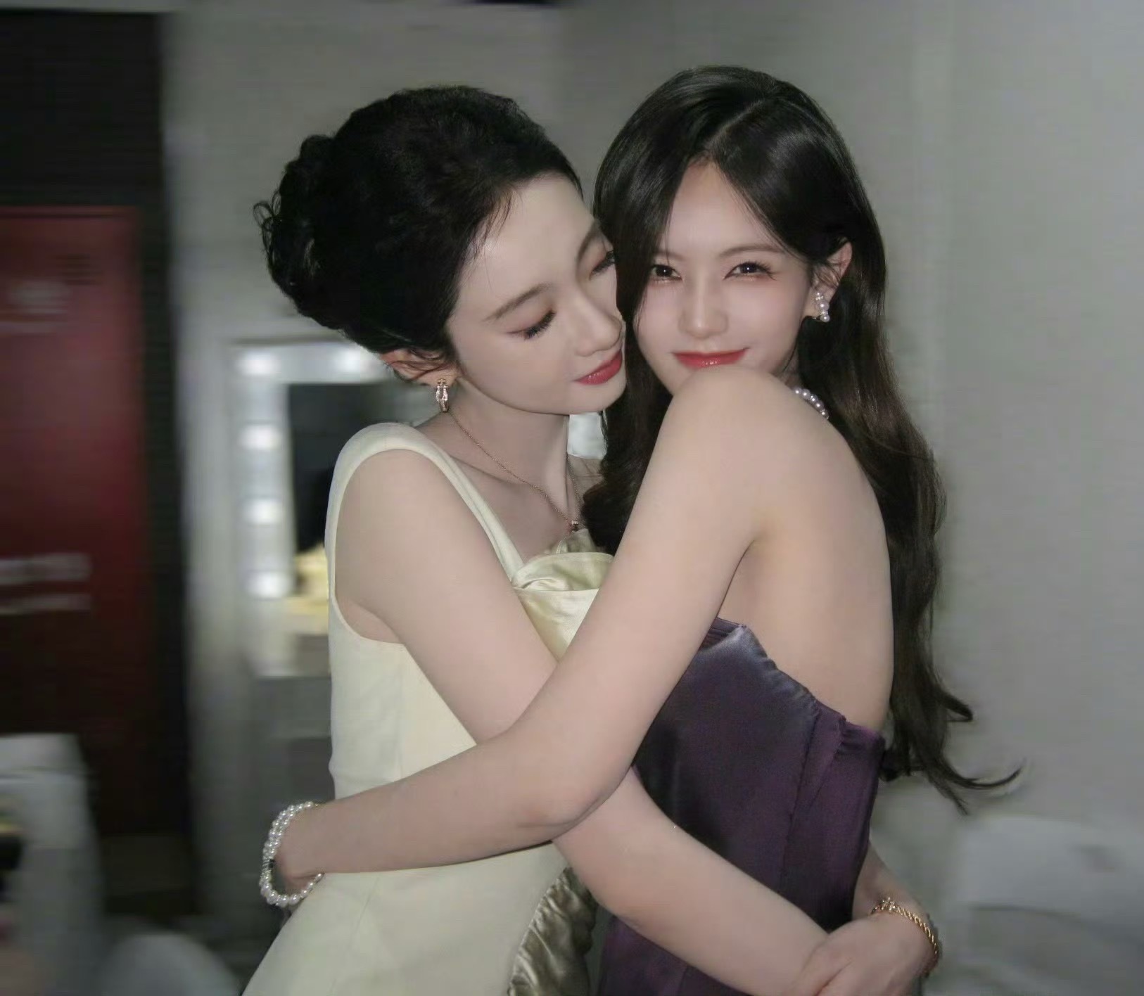 有没有本子………有没有双女主本子……… 