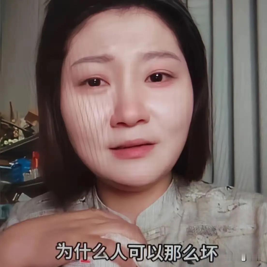 看王暖暖离婚庭审上俞晓冬那疯劲儿
才算彻底懂了：她拼着命试管生娃，哪是求依靠，分