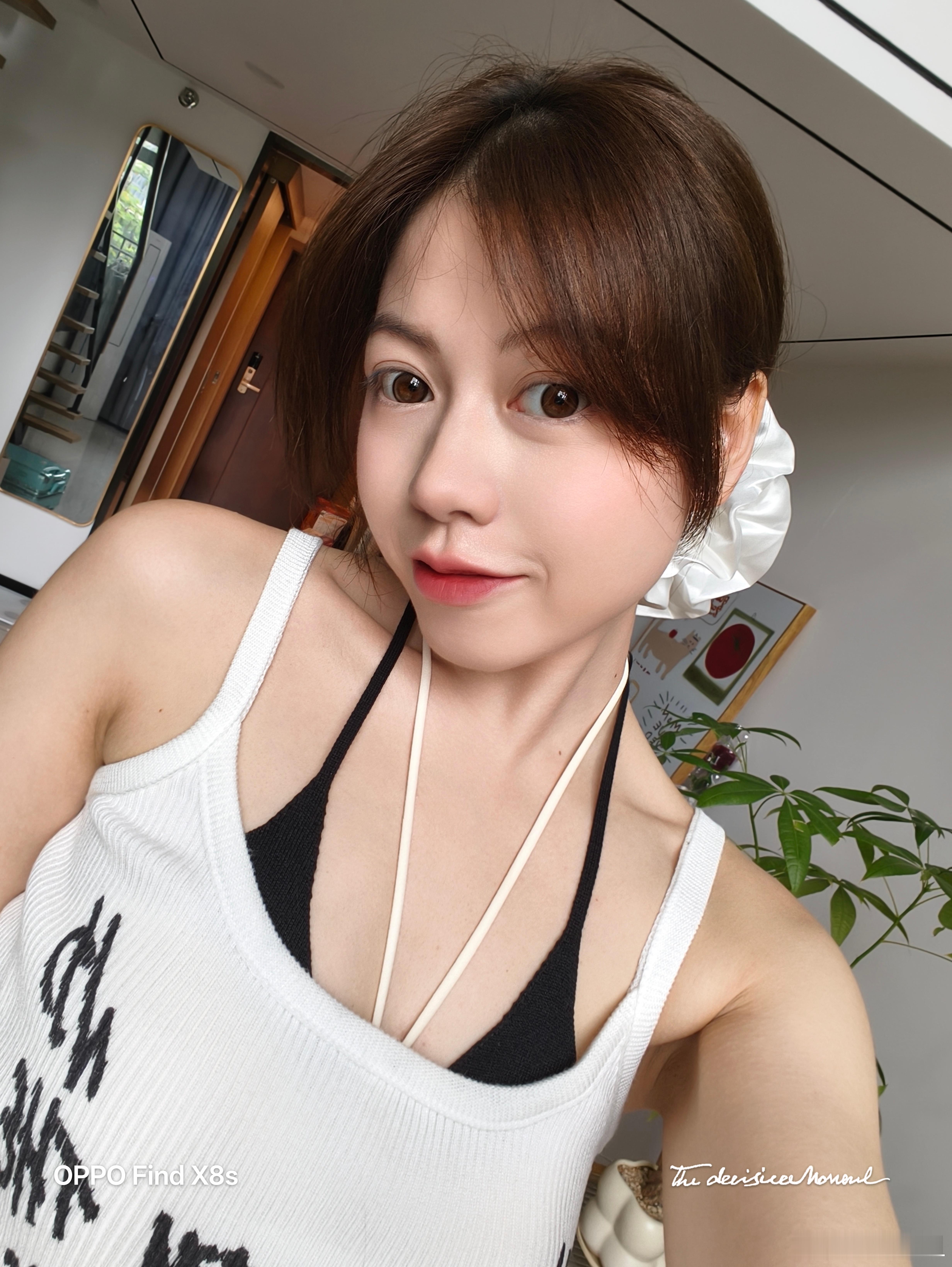 夏天到了不太想化妆得亏现在的手机美颜强大可以纵容我的懒惰[喵喵] ​​​