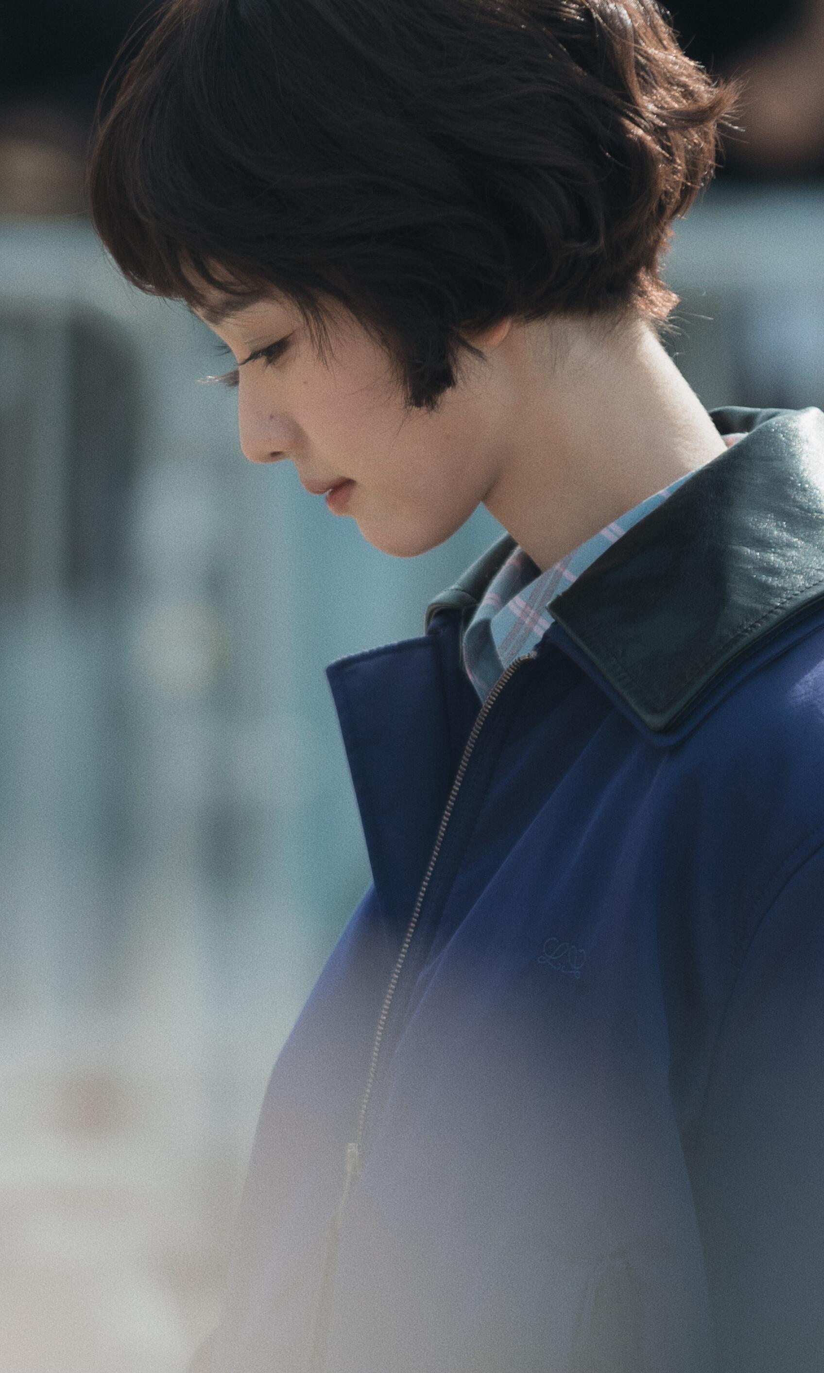 陈都灵🐰曝vogue盛典集齐了四大流量花有一个貌似不是女生呢[偷笑]生花不同赛