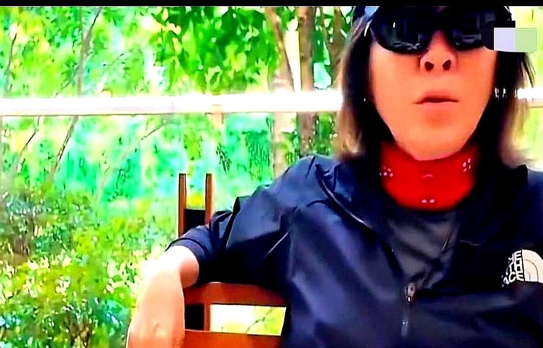 跟烂人掰扯，你就输了。因为你的时间比他的贵。

刘晓庆在片场被人当众挑刺，她怎么