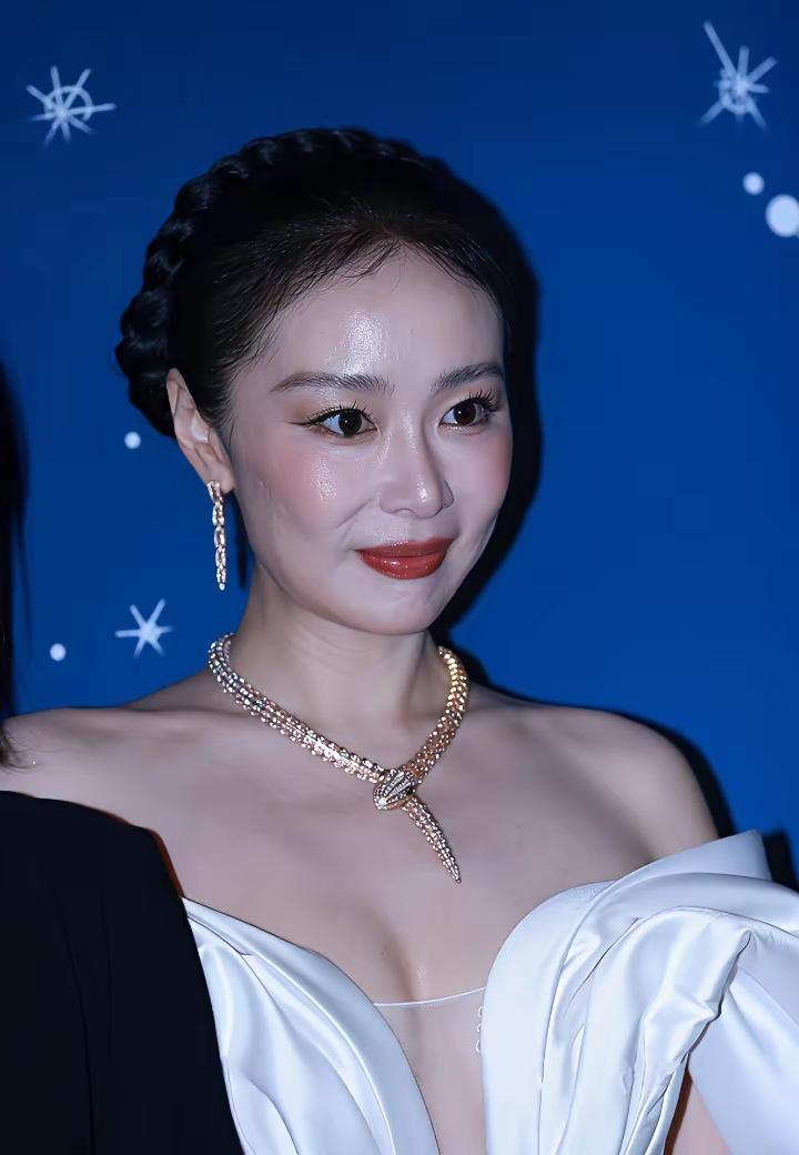 不得不说高叶这气场真的绝了，独一无二 