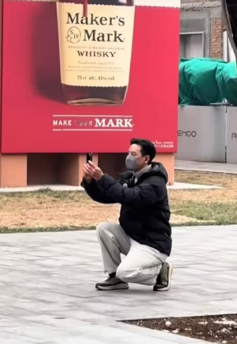 吴彦祖被曝手持小米 17 Ultra小米找了吴彦祖啊，有品位 