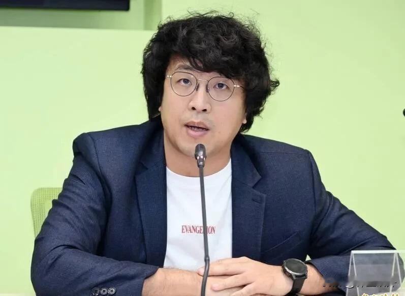 战争时怎么保护爱国台胞？他这么说
“台独”分子想象力丰富，民进党“立委”沈伯洋说