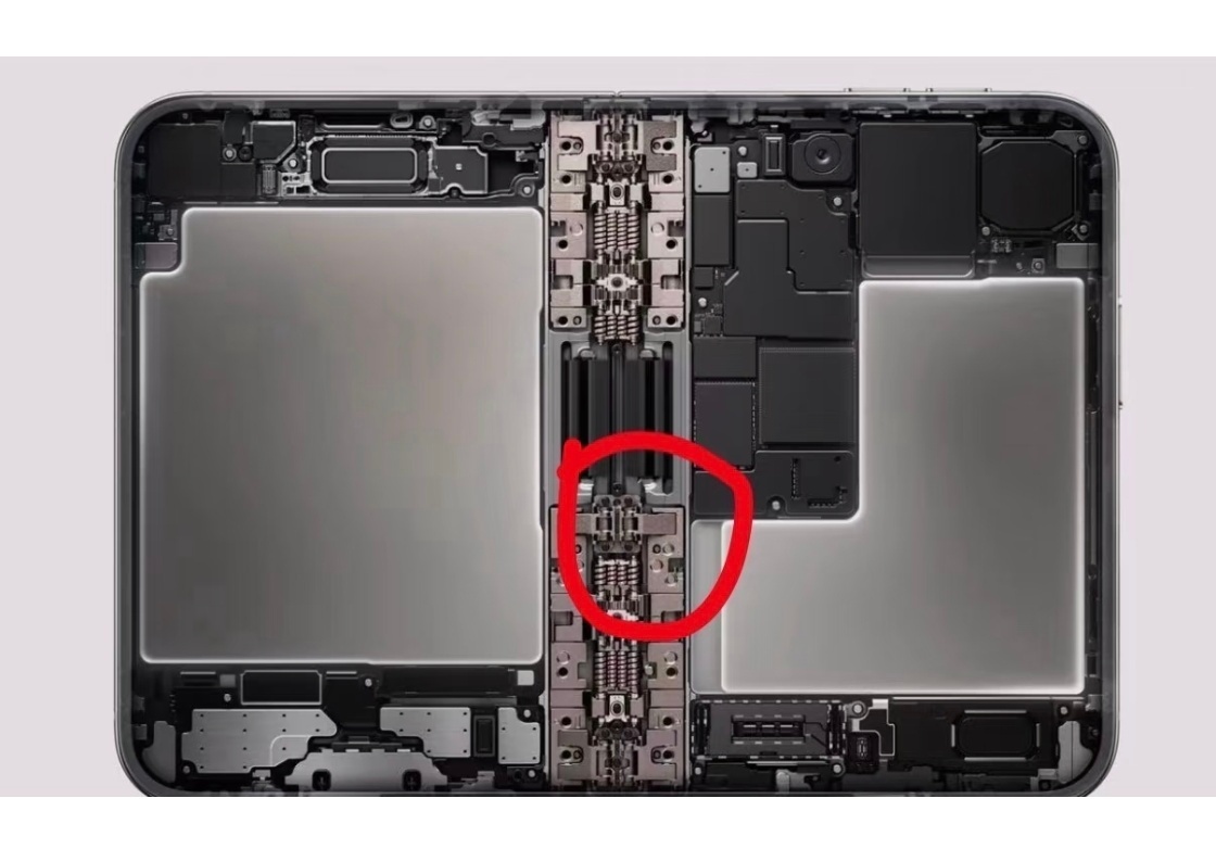 多位网友晒iPhoneDuo屏幕裂了iPhoneDuo 问题可真多啊，已经刷到好