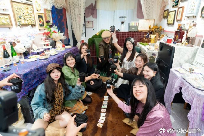 因热爱扎根台州95后女生焕活老城小巷 95 后钱巷深耕中古收藏八年，衙门巷小店以