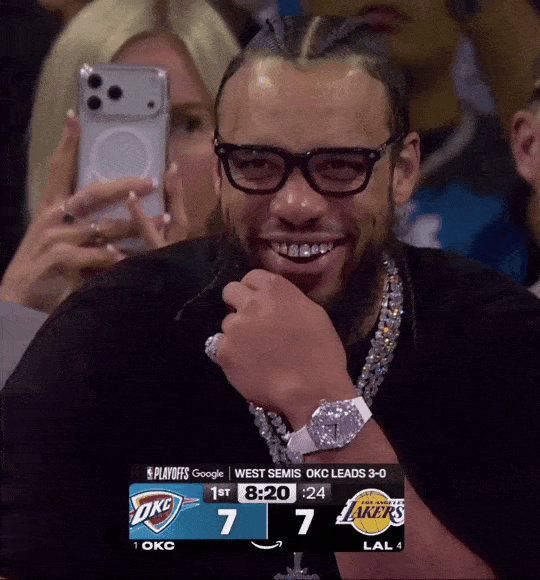 看着马刺在NBA总决赛打出历史级别的大崩盘（29分逆转）今天下半场的文班：投篮 