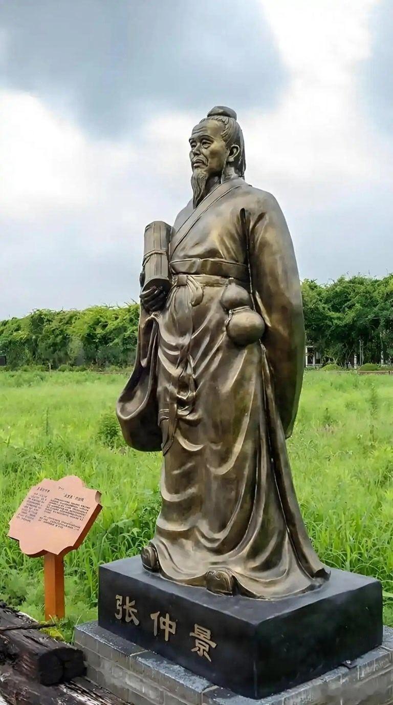 医理放到中医身心的角度来讲：觉察，并不能直接消弭外界的境遇，苦难、烦恼依旧会到来