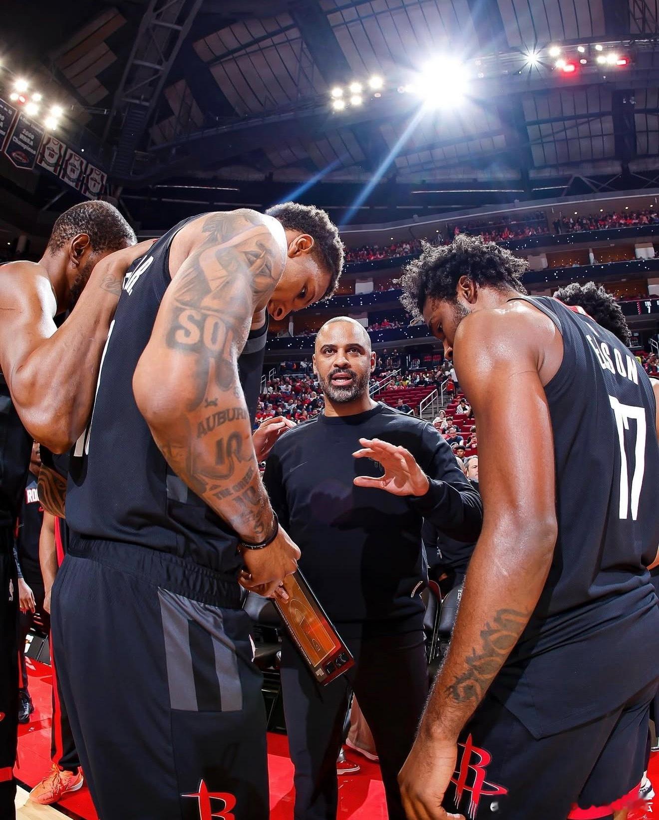 小贾过去5场比赛数据：场均17.4分 | 6.0篮板 | 1.0抢断 | 真实命