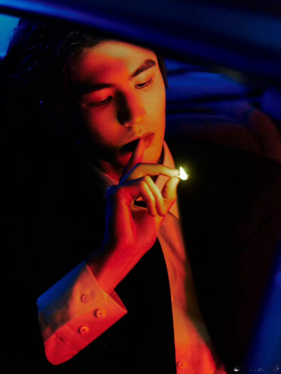张凌赫新造型封神！黑西装➕背头造型，气场全开，生图直接帅上热搜🔥张凌赫跳动的火